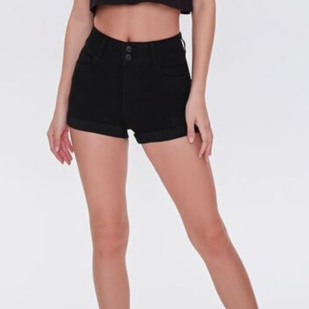 NWT FOREVER 21 SHORTS. SIZE LARGE.
